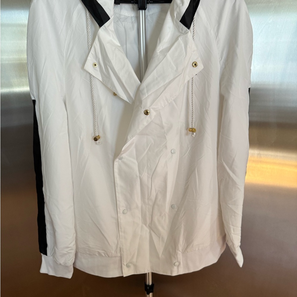 ‼️DEAL OF THE DAY LVL Men's White and Black Performance Jacket - Picture 2 of 9